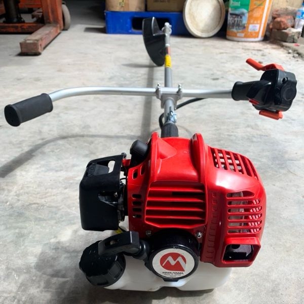 Máy cắt cỏ Maruyama BC 240HT