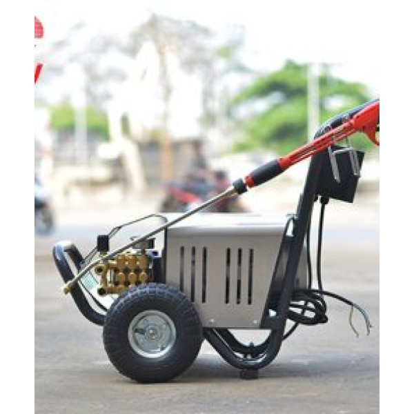 Máy rửa xe cao áp Lucky 1750PSI 3kw